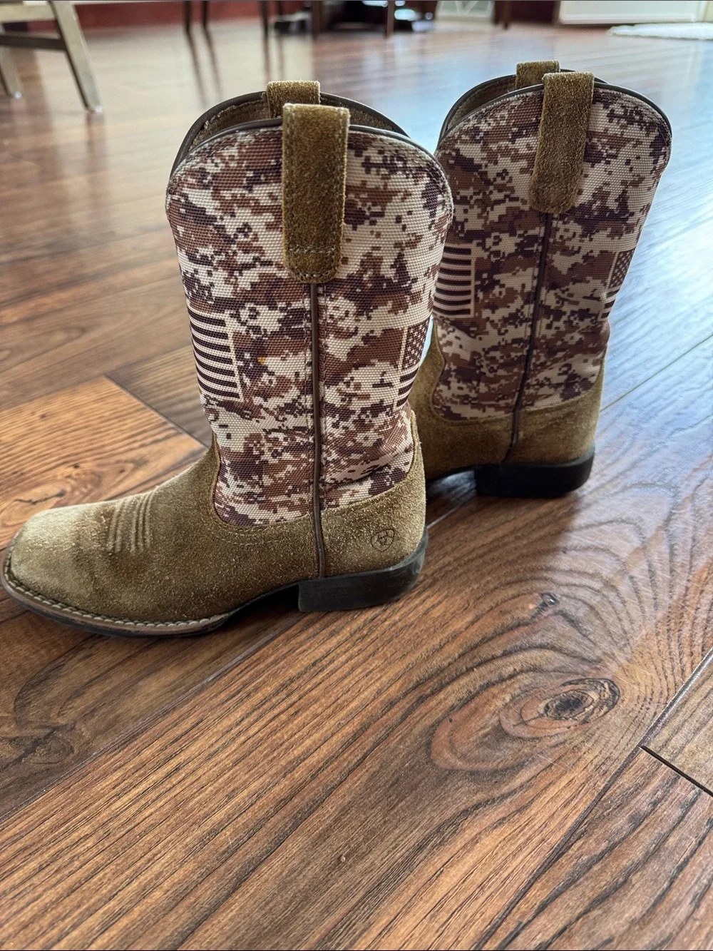 Ariat camo american